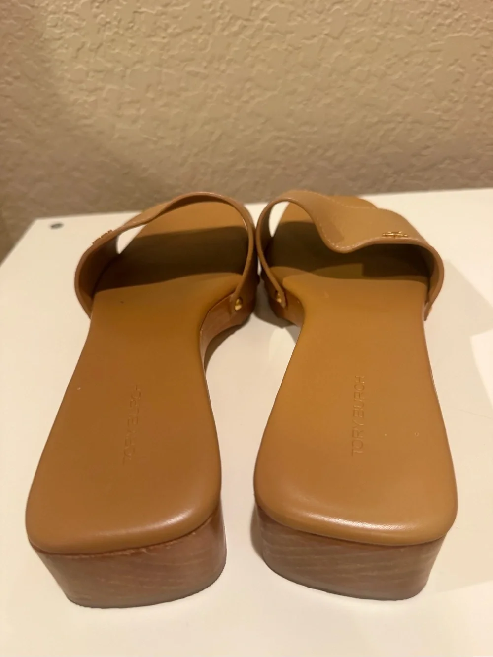 New Tory Burch Cognac Leather Wide Strap Platform  Sandals